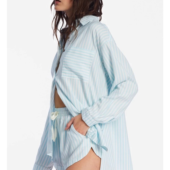 Billabong button up shirt.  New with tags, size medium. - Picture 4 of 7